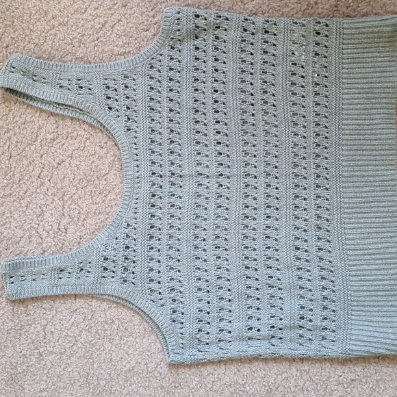 3/$20 Army Green Knit Tank Top Size Large - Picture 6 of 6